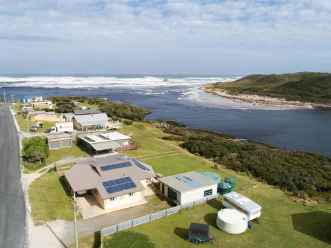 Arthur Riverfront And Sea Lodge Upstream - Accommodation Gladstone 2