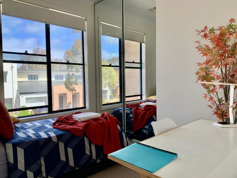 Luxurious Suite - Accommodation Gladstone 1