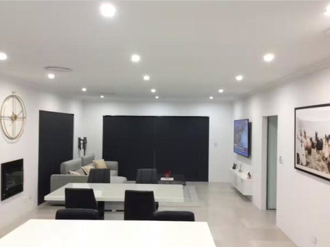 Luxury & Gives You It All - Accommodation Gladstone 0