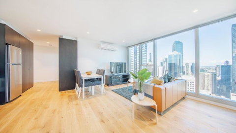 Magnificent 2-bedroom Apartment - Skyline View, CBD Location - Accommodation Gladstone 1