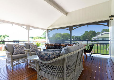 Luxury Grand Escapes Queenslander In Ipswich - Accommodation Gladstone 3