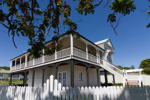 Luxury Grand Escapes Queenslander In Ipswich - Accommodation Gladstone 0