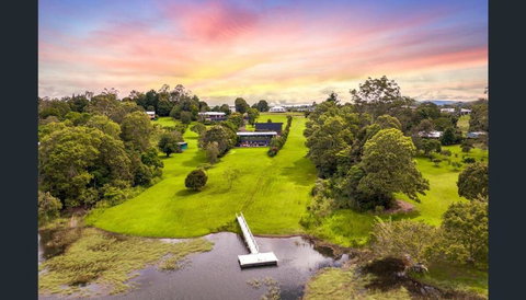 Luxury On Lake Tinaroo Lakefront Living - Accommodation Gladstone 2