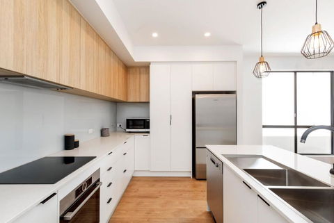 Luxury Private Ensuite Room Close To Airport,City, Genelg Beach - Accommodation Gladstone 2