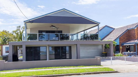 Magical Holiday Home - Welsby Pde, Bongaree - Accommodation Gladstone 2