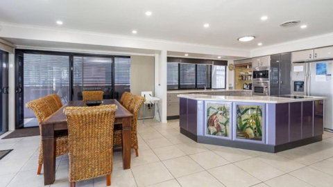 Magical Holiday Home - Welsby Pde, Bongaree - Accommodation Gladstone 3