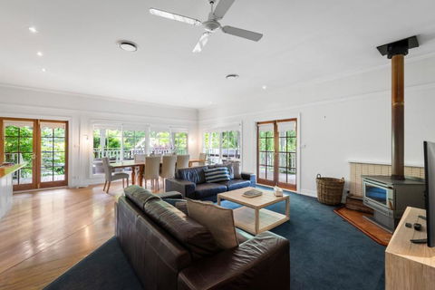 Magical Lucindale - Gorgeous 4 Bedroom House - Accommodation Gladstone 0