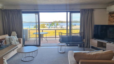 Magical & Relaxing Location! Air - Conditioned - Accommodation Gladstone 2
