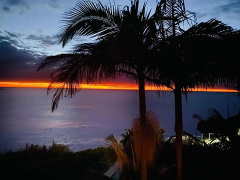 Magical Views Of Dee Why - Accommodation Gladstone 2