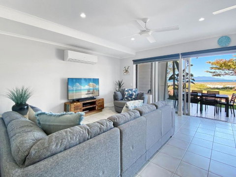 Magnetic Docks Townhouse 5 - Accommodation Gladstone 2