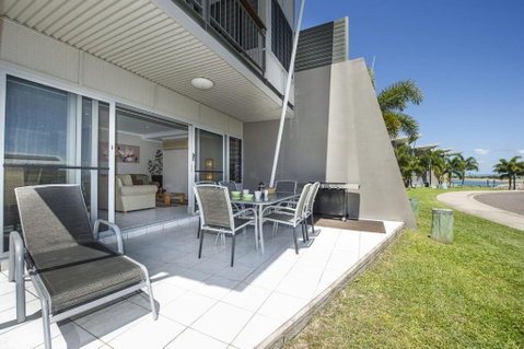 Magnetic Docks Townhouse 9 - Accommodation Gladstone 2