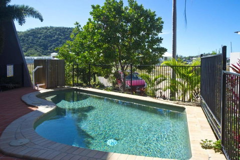 Magnetic Docks Townhouse 9 - Accommodation Gladstone 0