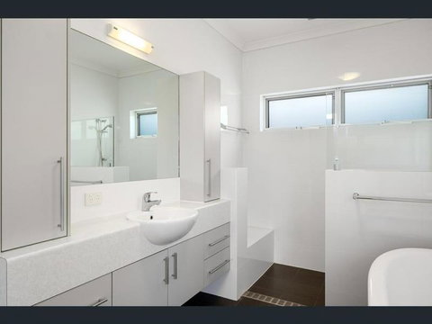 Maison De Samy Entire Swan River Bliss Australia - Accommodation Gladstone 3