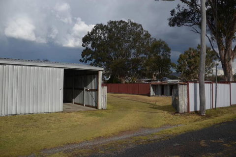 Manor Cottage - Accommodation Gladstone 3