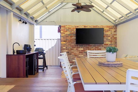 Manning Private Escape By Swan Bnb Management - Accommodation Gladstone 1