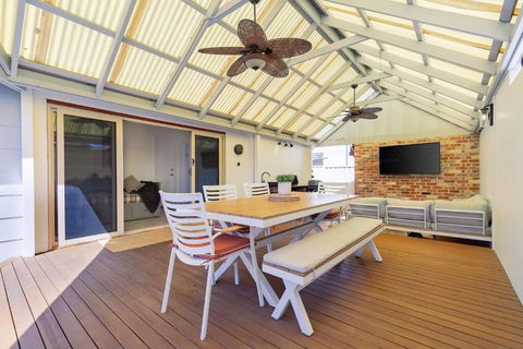Manning Private Escape By Swan Bnb Management - Accommodation Gladstone 2