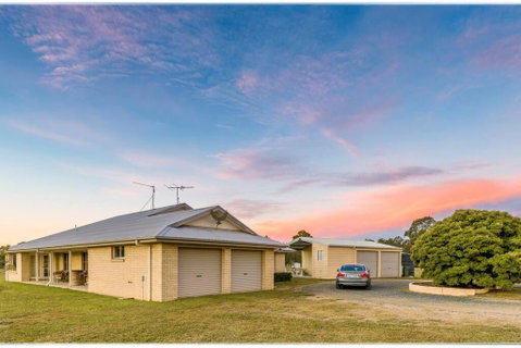 Madigan Cottages - The Homestead - Accommodation Gladstone 1