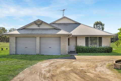 Madigan Cottages - The Homestead - Accommodation Gladstone 2