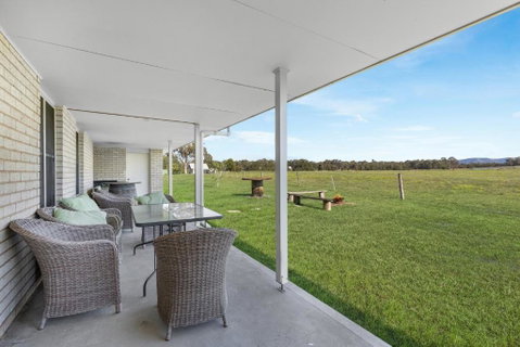 Madigan Cottages - The Homestead - Accommodation Gladstone 0