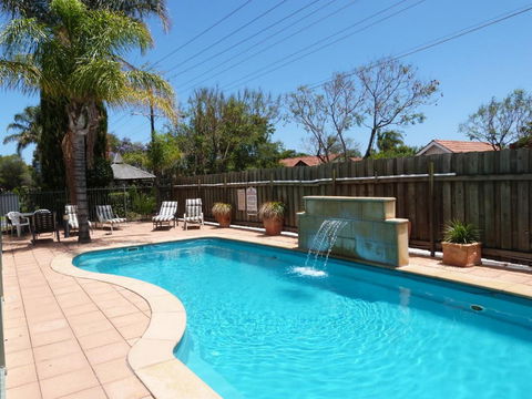Marion Motel And Apartments - Accommodation Gladstone 2
