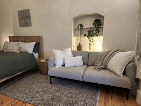 Marananga Cottages - Accommodation Gladstone 2