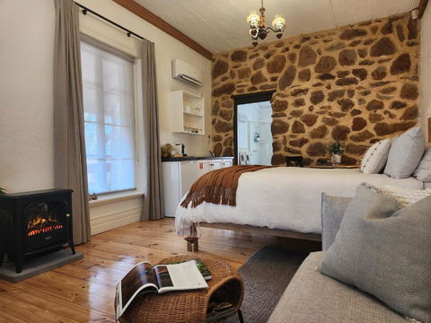Marananga Cottages - Accommodation Gladstone 1