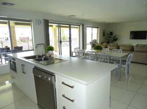 Marina Belle - Accommodation Gladstone 1