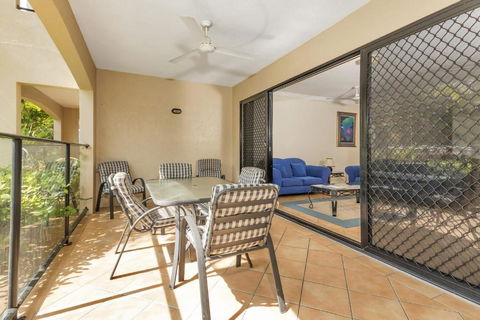 Mediterranean Beachfront Apartments - Accommodation Gladstone 3