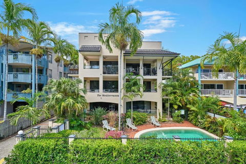Mediterranean Beachfront Apartments - Accommodation Gladstone 1