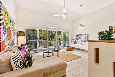 Melaleuca Hideaway - Beach Pool Free Parking - Accommodation Gladstone 1