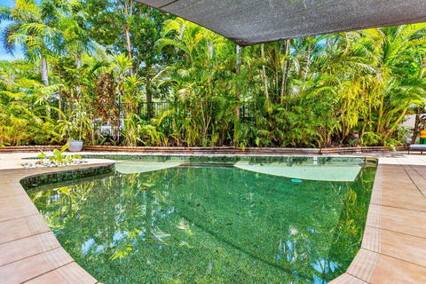 Melaleuca Hideaway - Beach Pool Free Parking - Accommodation Gladstone 3