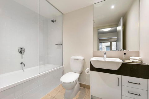 Melbourne Carlton Central Apartment Hotel Official - Accommodation Gladstone 2