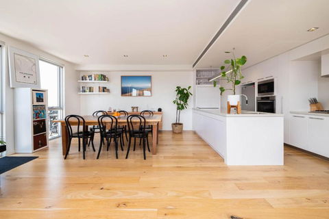Melbourne Penthouse Apartment A Walk To Brighton Beach - Accommodation Gladstone 2