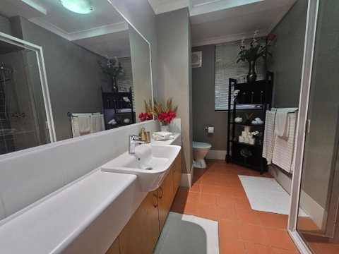 Melville Oasis - Accommodation Gladstone 3