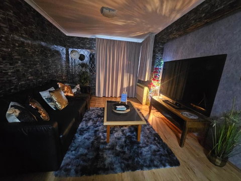 Melville Oasis - Accommodation Gladstone 2