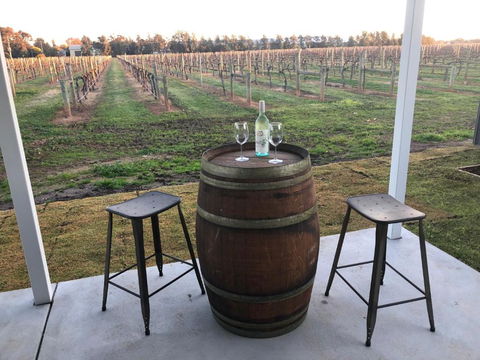 Milawa Vineyard Views - Guesthouse 1 - Accommodation Gladstone 1