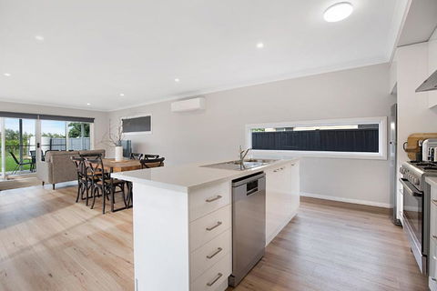 Milawa Vineyard Views - Guesthouse 2 - Accommodation Gladstone 3