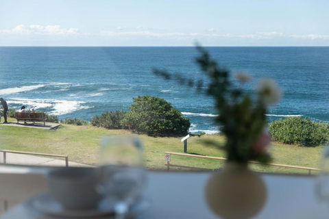 Maroubra Ocean&Beach View Private 1 Bedroom Apartment - Accommodation Gladstone 2