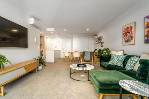 Modish Apartment Near Parliamentary Triangle - Accommodation Gladstone 1