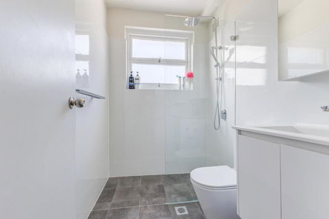 Miracle Miranda Sydney Apartment - Accommodation Gladstone 2