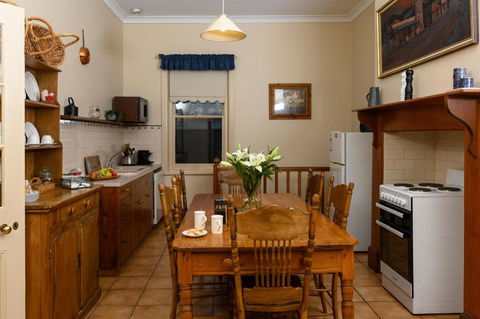 Miriams Cottage - Accommodation Gladstone 1