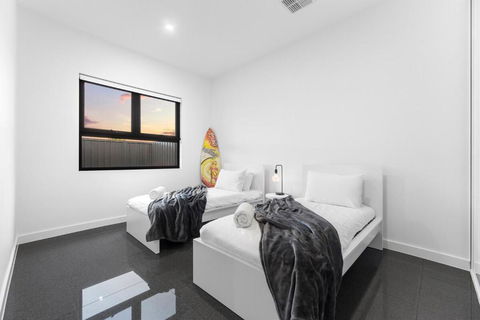 Moana Sands - Luxury Beachfront - Accommodation Gladstone 2