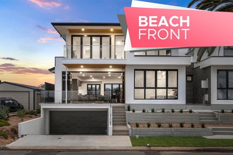 Moana Sands - Luxury Beachfront - Accommodation Gladstone 0