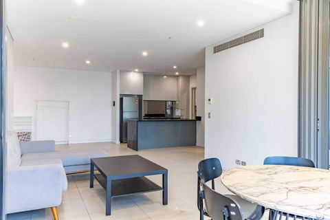 Modern 2B With Loft Bed Parking Central Mascot - Accommodation Gladstone 3