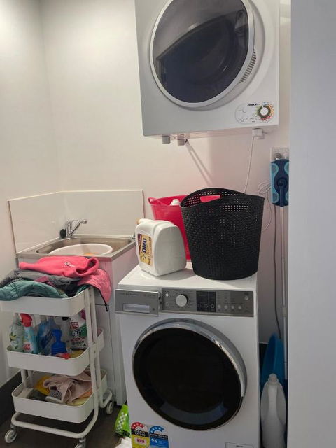 Modern Apartment Near Airport - Accommodation Gladstone 2