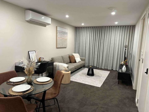 Modern Griffith Apartment - Accommodation Gladstone 2
