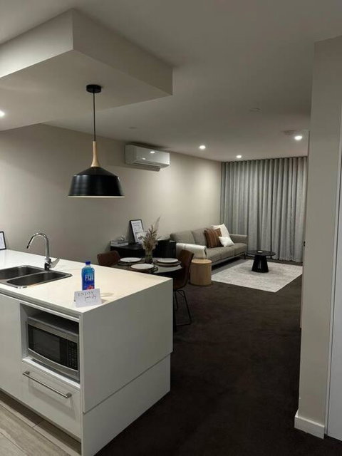 Modern Griffith Apartment - Accommodation Gladstone 1