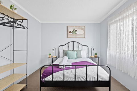 Modern Private Double Room - Central Spot At Liverpool - Shared Bathroom - Accommodation Gladstone 0