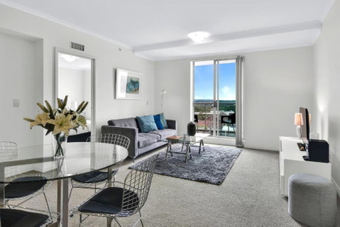 Modern Spacious Chatswood Apartment H1016 - Accommodation Gladstone 0