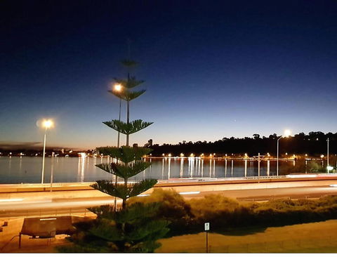 Moon River, South Perth - Accommodation Gladstone 1
